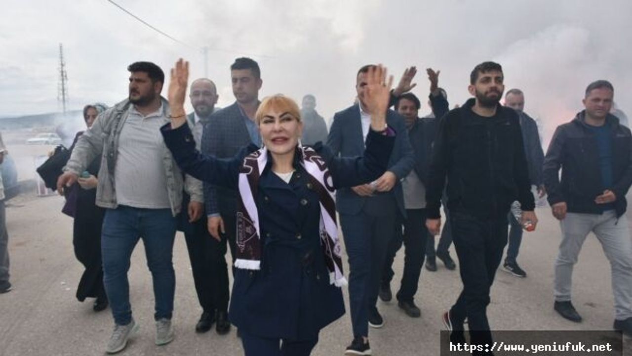 Elazığspor Taraftarları “Teşekkürler Elazığ’ın Ablası”