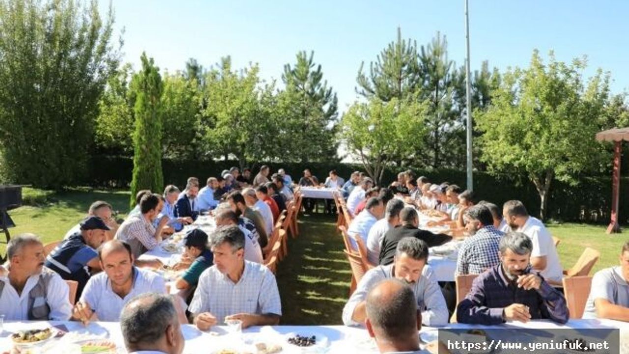 Başkan Şerifoğulları, Park Ve Bahçeler Müdürlüğü Personelleri İle Bir Araya Geldi