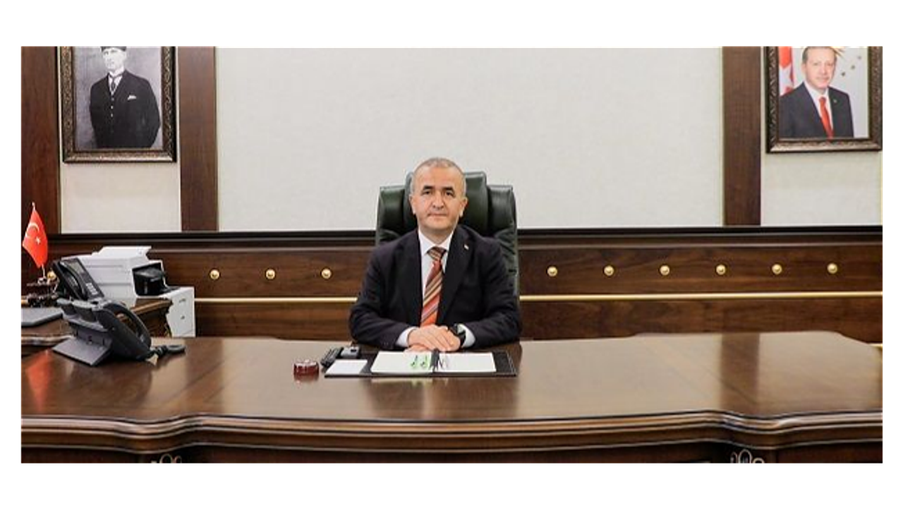 Vali Hatipoğlu’ndan Özel İdareye övgü