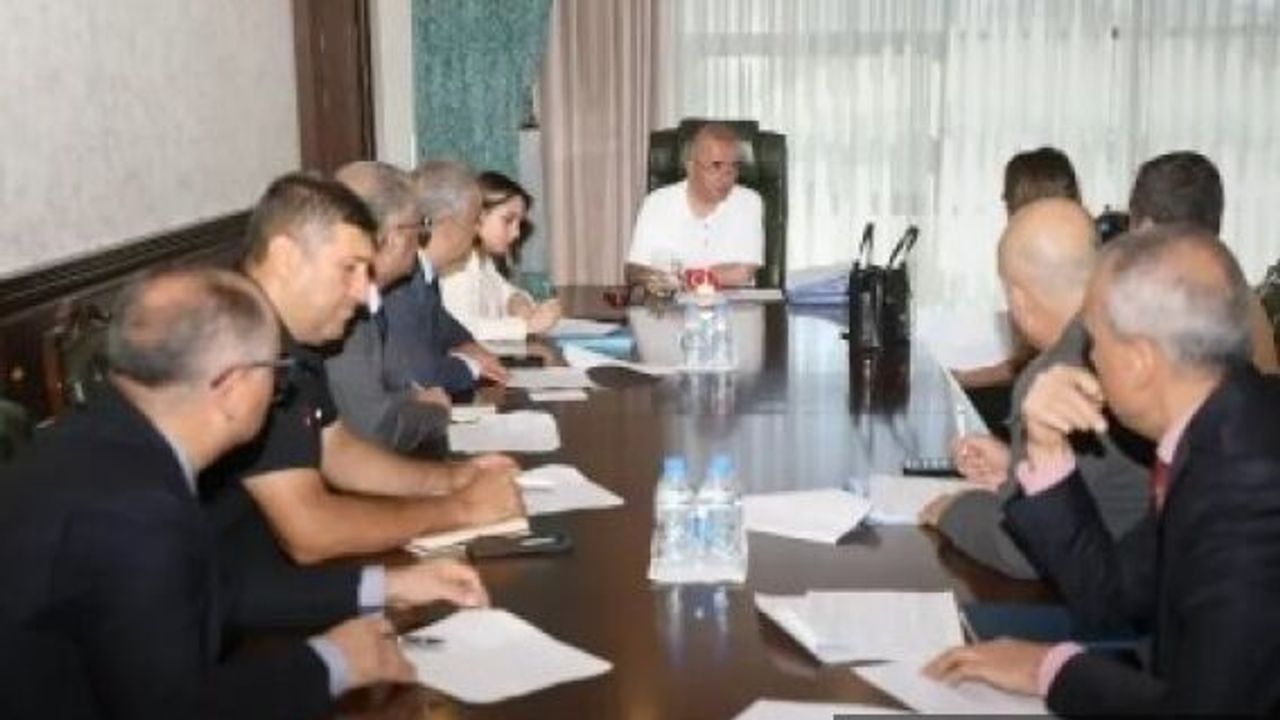 Vali Hatipoğlu, Vatandaşları Dinledi