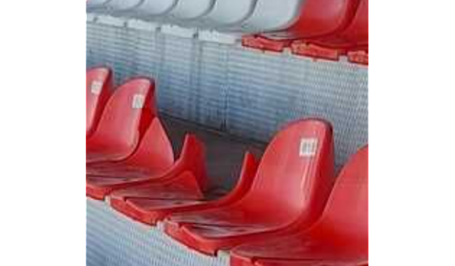 Tütünci, Kırdığı Koltukların Parasını Gönderdi