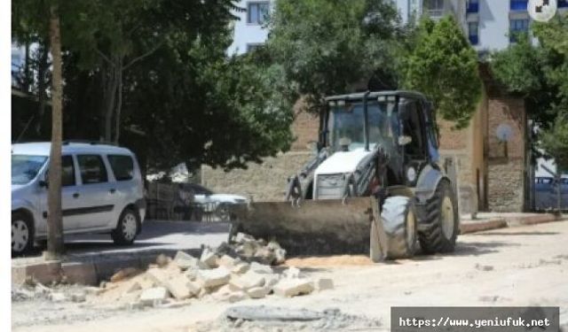 Elazığ Belediyesi’nden Kaldırım ve Parkelere Bakım Atağı