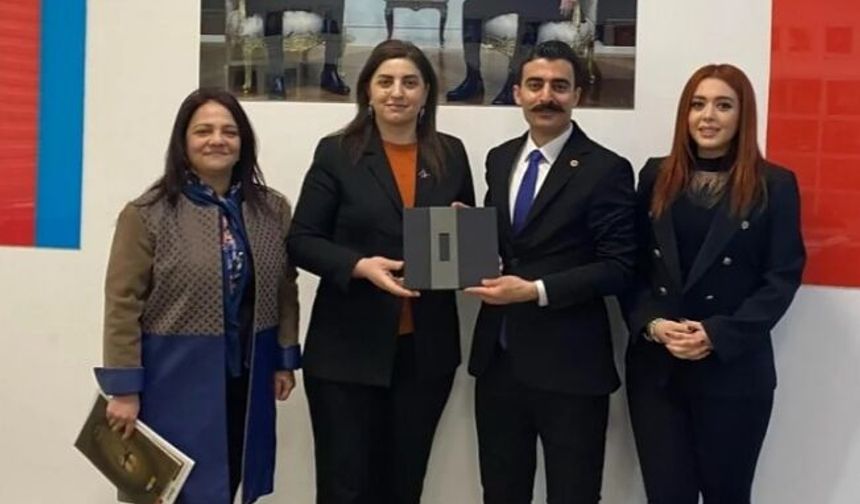 Bürokratlar ve Diplomatlar Birliği Azerbaycan Kültür Merkezi Yöneticisi Dr. Şehlâ Aslan’ı Ziyaret Etti